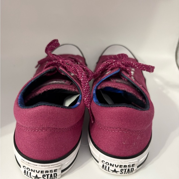 Converse Women's Low-Top Chuck Taylor Sneakers Berry Sparkle Laces Size 8 - Picture 2 of 10